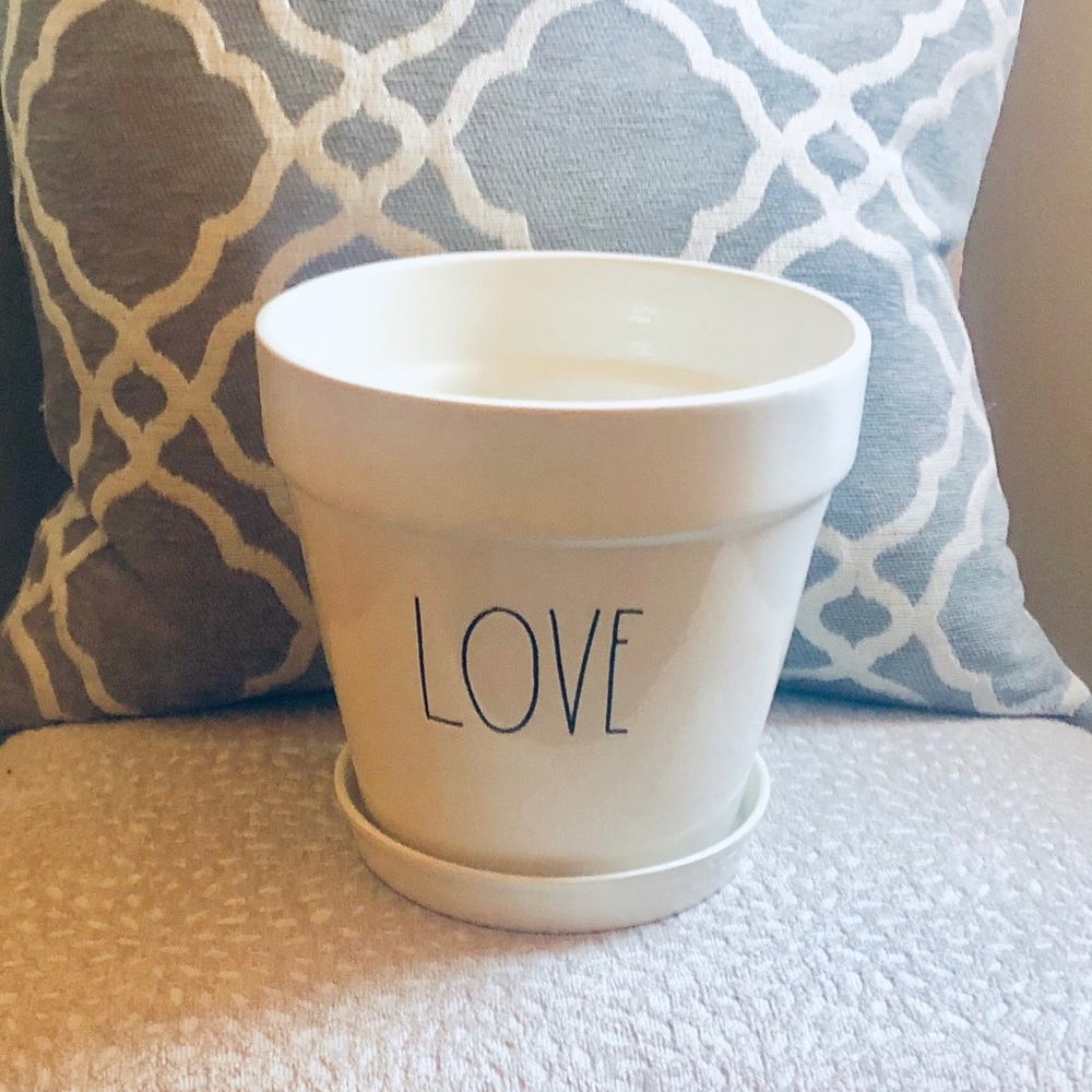 Rae Dunn ‘LOVE’ Planter